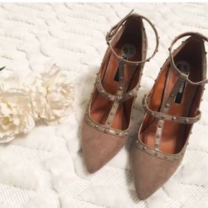 Size 7 shoes almost new!